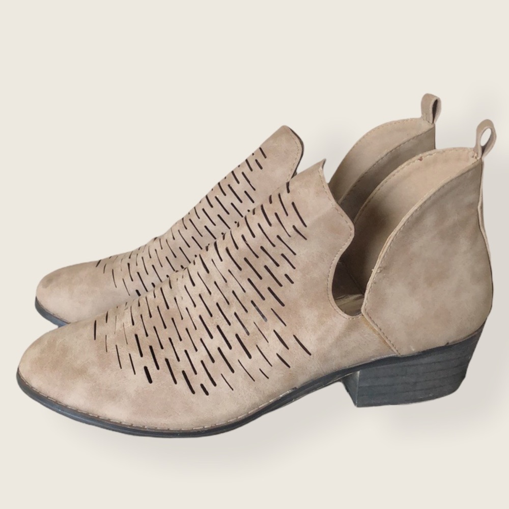 Rue21 Tan Ankle Boots